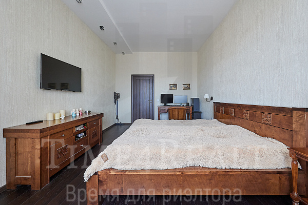 Продается 3-комн. квартира, 100,1 м²