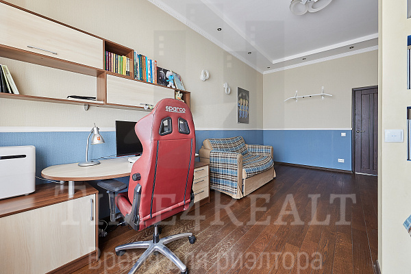 Продается 3-комн. квартира, 100,1 м²